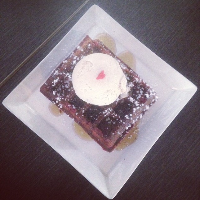 #redvelvet #waffle with #icecream three #malatlou #dessert #cst