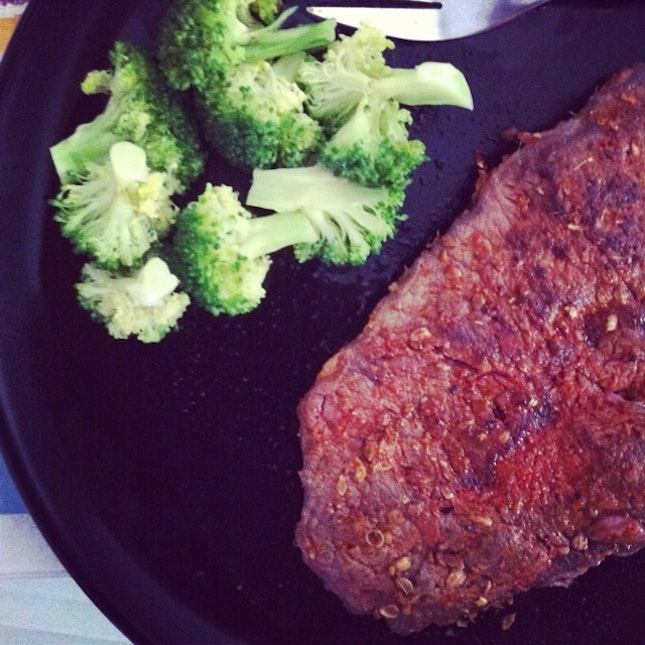 Flank Steak With Broccoli 