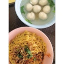 Do yourself a favour and try the fishball noodles here if you are in the Telok Blangah Crescent area.