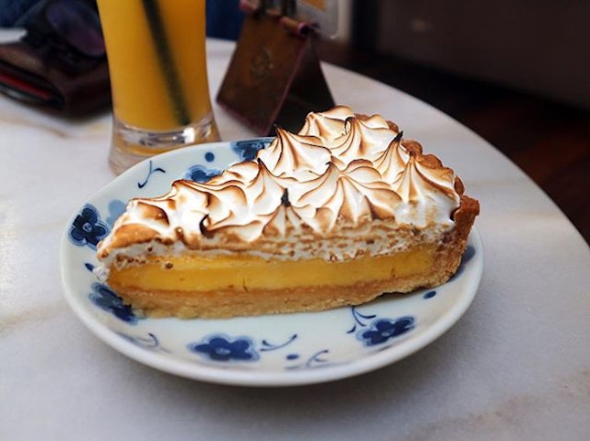 Lemon meringue pie from @wimblylu.