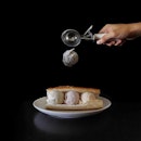 Make myself a simple ice cream sandwich thanks to @solargensis ideas, using gelato from ALFERO GELATO, who was recently crowned the Best Ice Cream Parlour by RAS Epicurean Star Award Singapore 2015!