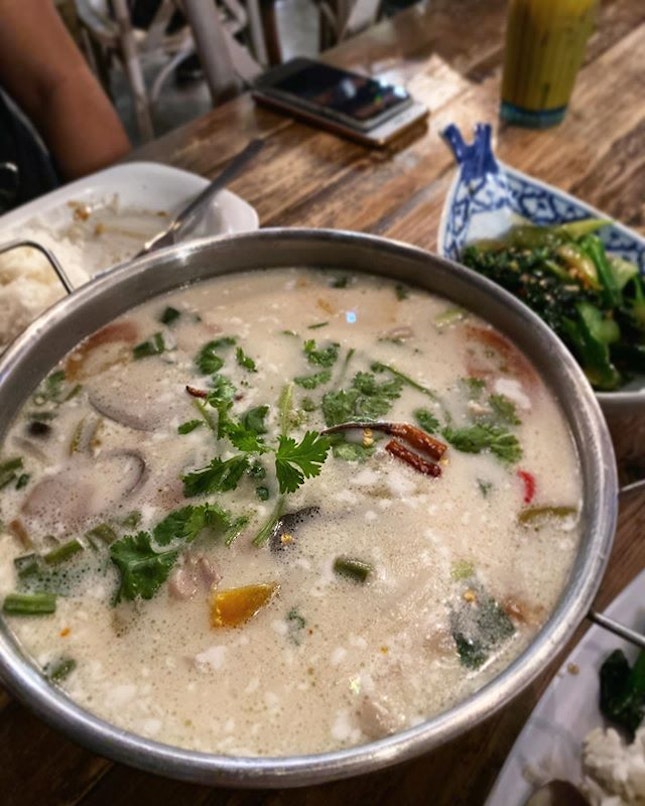 The rainy weather has me wanting spicy, creamy tom kha gai that warms you to the soul.