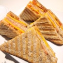 Sandwich w/ ham, cheese & tomato!