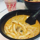 Katong laksa 🍜 super love the combi of savoury broth, noodles and cockles 😘