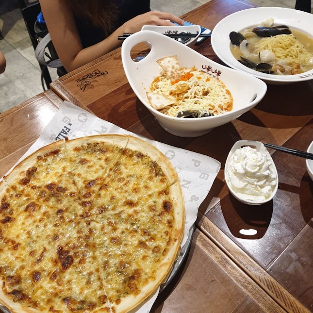 Garlic Pizza, Ro Ppong-Roje & Vongole Ppong