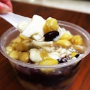 [Whompoa Soya Bean]•The famous Whompoa Soya Bean with Ginko nuts and red bean.
