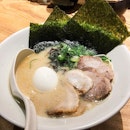 Shiromaru Special Ramen 白丸スペシャル

The Hakata ramen comes with thinner noodles as compared to the ones used for the Akamaru Ranen, that remains al-dente!