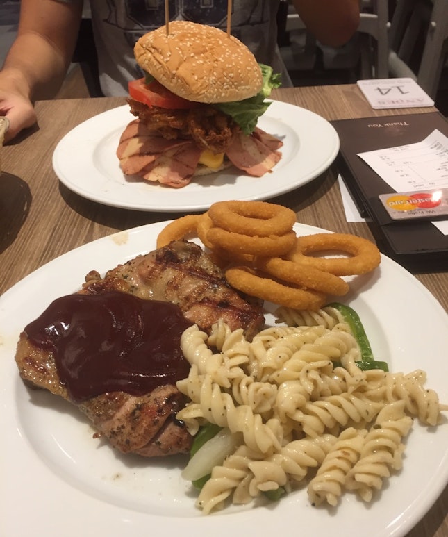 Ieat Super Burger / Hickory BBQ Chicken