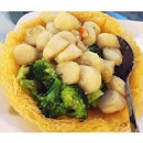 Yesterday's Scallops with Broccoli at Ban Heng 🍴 #food #foodie #foodiesg #foodart #foodinc #foodporn #fooddiary #foodgraphy #foodstagram #foodphotography #sgfood #sgfoodporn #sgfooddiary #lifeisdeliciousinSingapore #eatbooksg #Burpple #HungryGoWhere #8DaysEat #theldnfoodies #tasty #delicious #igsg #sgig #instasg #instadaily