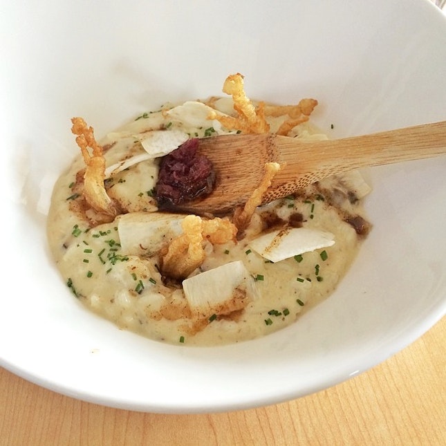 This was the one main we'd eventually finish - the funghi risotto - mixed mushrooms and pickled shallots.