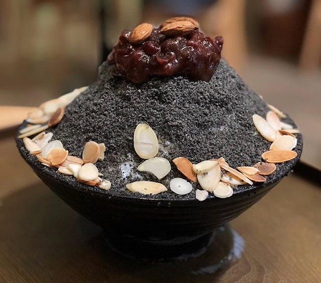 Black sesame bingsu ($15.90)
⭐️ 4/5 ⭐️
🍴Tasty dessert great for sharing amongst friends.