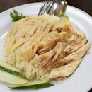 Hainanese Chicken Rice for breakfast :3

#takepicha #dinewithannna #livetoeat #travelwithannna #chickenrice #hainanesechickenrice #singapore #chinatown #foodspotting #burple