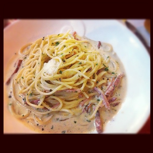 Spaghetti w/ ham in cream ✨😄