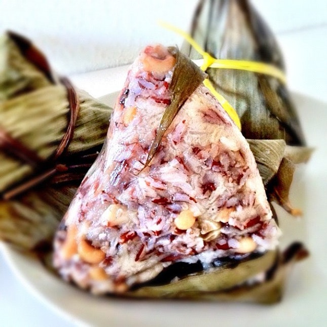 Red Brown Rice Dumpling! 'Healthier' alternative? #sgfood
