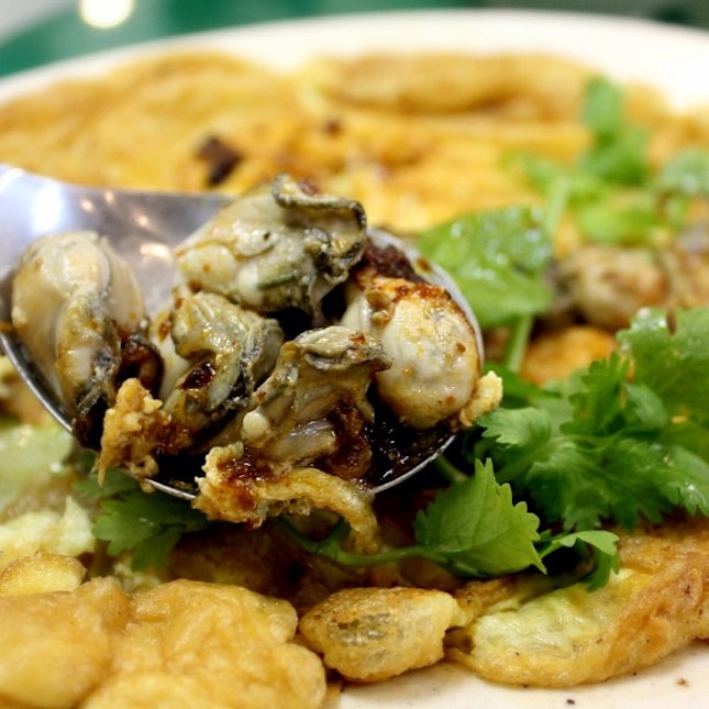Fried Oyster from a traditional restaurant at Bt Ho Swee.