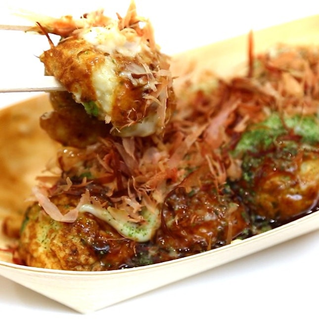 How to eat the original takoyaki  The original Osaka takoyaki is
