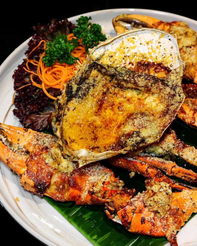 Having moved from their Upper East Coast Road to current waterfront location of Fullerton Bay since 2014, Palm Beach Seafood Restaurant has been a pioneer in the industry for their famed crab dishes.