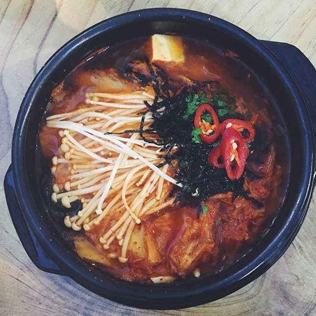 For #meatlessmonday we are slurping on this heat-inducing kimchi stew!