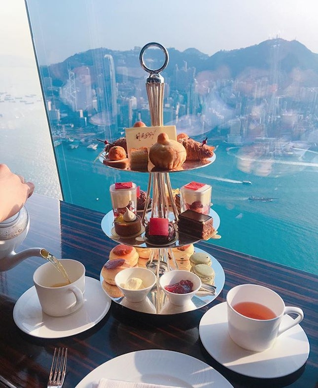Nothing beats an exquisite treat over delectable sweets and incredible panoramic view of Hong Kong skyline.