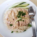 steamed chicken rice 👍🏻
25.9.18
#foodporn #sgfoodporn #foodsg #sgfoodies #instafood #foodstagram #vscofood #burpple #hungrygowhere #hawkerfood #hawkercentre
