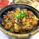 Steaming Hot Claypot Rice Done To Perfection