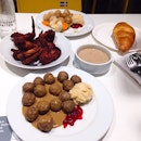 [Ikea Restaurant Damansara Review] I haven't been here in so long and I was quite shocked to see that the 10pcs Swedish Meatballs were gone from the menu.