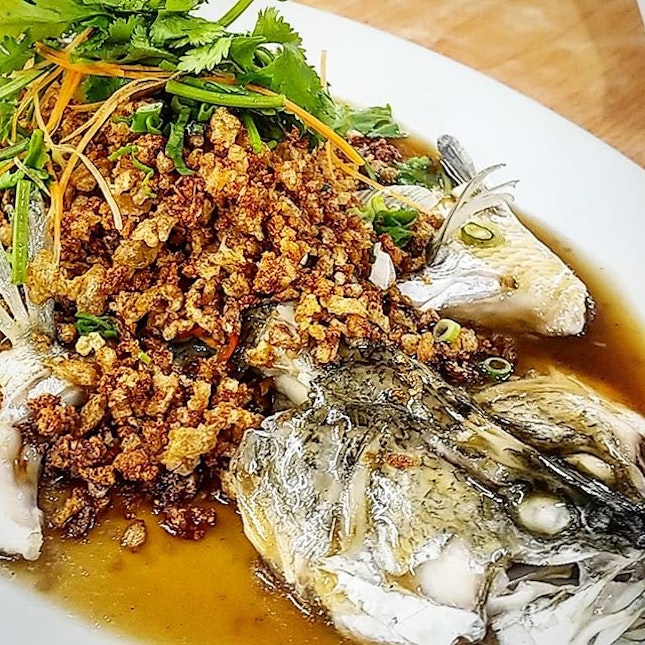 The signature steamed fishes (red grouper or seabass) are some of their best sellers, halved down the belly, vertebrates removed, leaving minimal bones in the fish, doused with HK style sauce, topped with blanket of crispy fried 菜脯碎.
