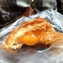 📍breadtalk [vivocity]

salted egg yolk croissant

morning munchies and gossips over this mini salted egg yolk croissant.