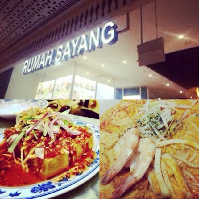 We are sure you are familiar with these popular common local delights such as Laksa, Mee Goreng, Tahu Goreng and etc..