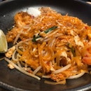 Signature Phad Thai with Seafood