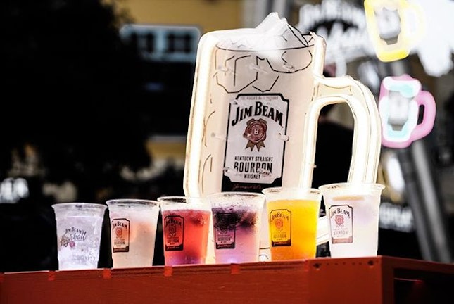 Get your Highball fix at the @jimbeamofficial Highball pop-up at @clarkequaysg today until tomorrow.