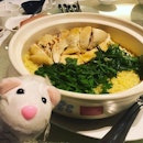 Wow their chicken rice cooked in claypot is worth a try!