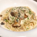 [Mushroom Truffle Pasta-$22]

A rather decent plate of pasta which was delightfully creamy with the pasta cooked al dente.