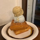 Waffles With Double Scoop