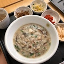 Mushroom And Oyster Porridge (8,000 Won)
