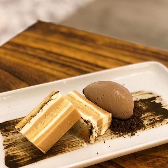 [Kinako Hojicha-$9.80]

A limited-time only special, this artfully plated dessert features layers of buttercream, kinako-flavoured sponge and kinako ganache.