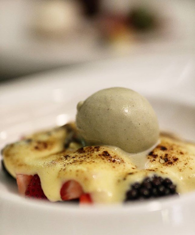 Fresh berries with Marsala wine sabayon and pistachio gelato at @garibaldisingapore 🇸🇬
.