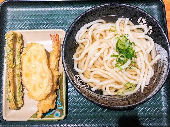 📍Hanamaru Udon @ Shibuya @hanamaru_udon ⠀⠀⠀⠀⠀⠀⠀⠀⠀
🌎 Japan, Tokyo ⠀⠀⠀⠀⠀⠀⠀⠀⠀
couldn’t leave tokyo without trying the rather famous franchise, hanamaru udon!