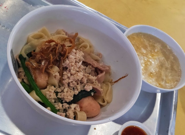Dry Mee Hoon Kueh With Shrimp Balls, Pork Balls & Pork Slices