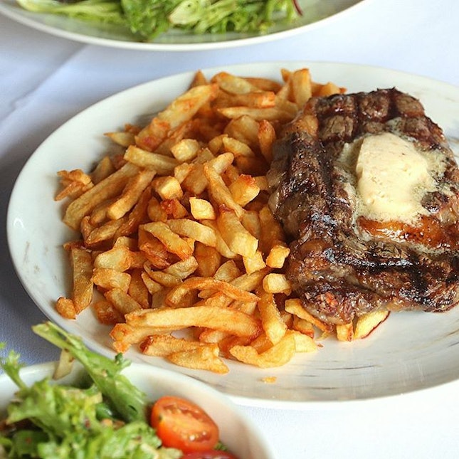 Can’t go wrong with this Steak Frites at Les Bouchons, where you get a Grilled Black Angus Rib Eye Steak along with very crispy fries.