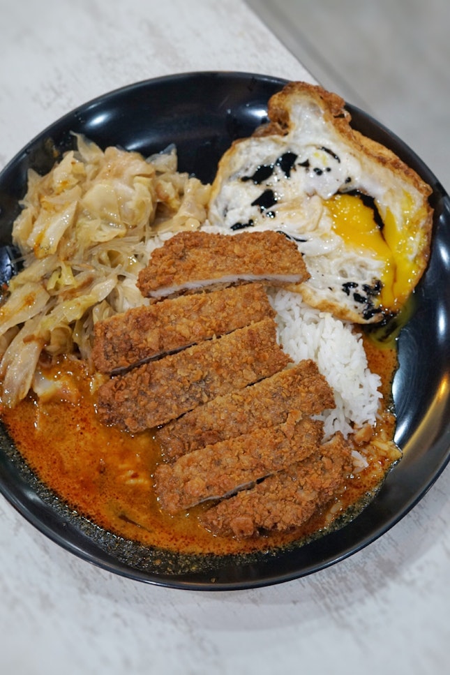 Plate of goodness, Hainanese curry rice set, and it’s only $4.8.