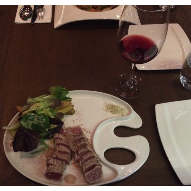 Seared Tuna & Red Wine