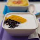 Mango in Vanilla Sauce with Thai Black Glutinous Rice