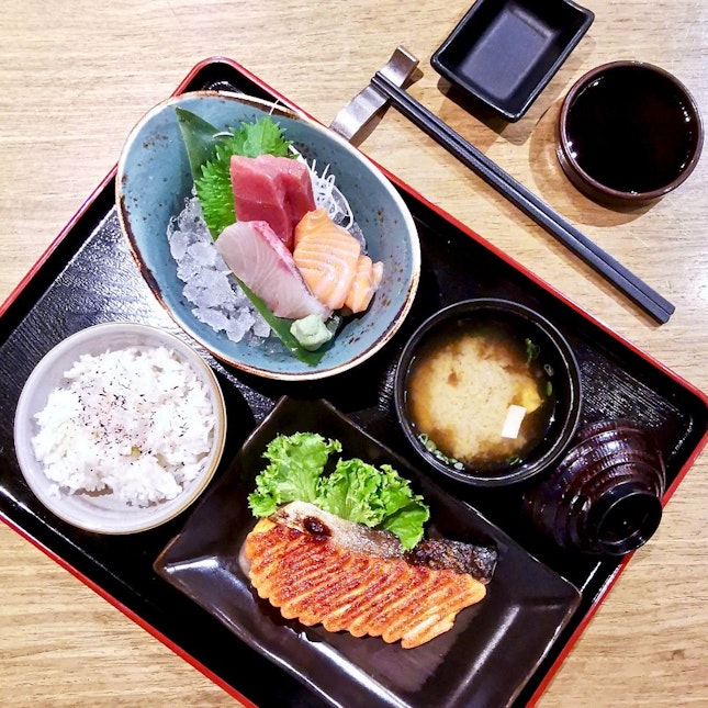Sashimi Salmon Mentai Set