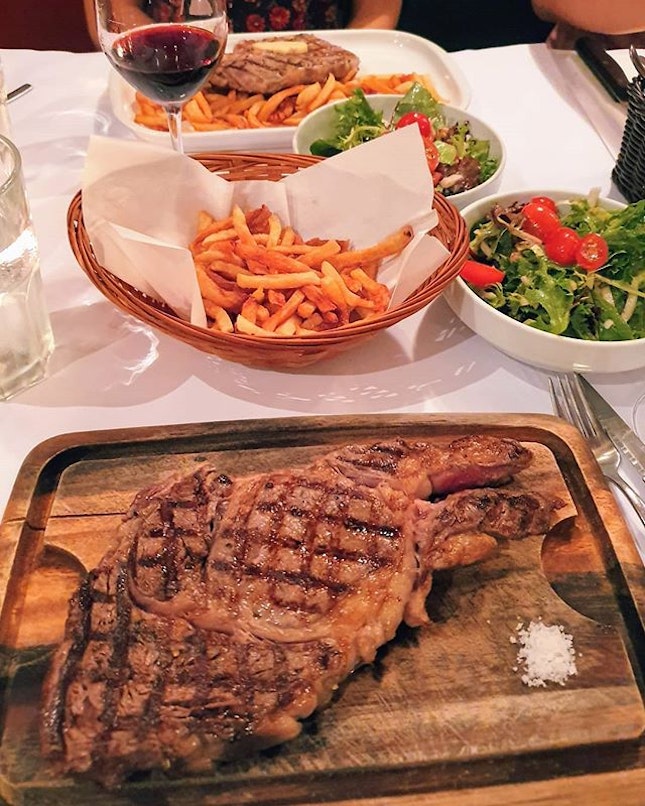 Unparalleled steaks here at Les Bouchons 🐄 this small french restaurant is a perfect place for a quiet date or celebration.