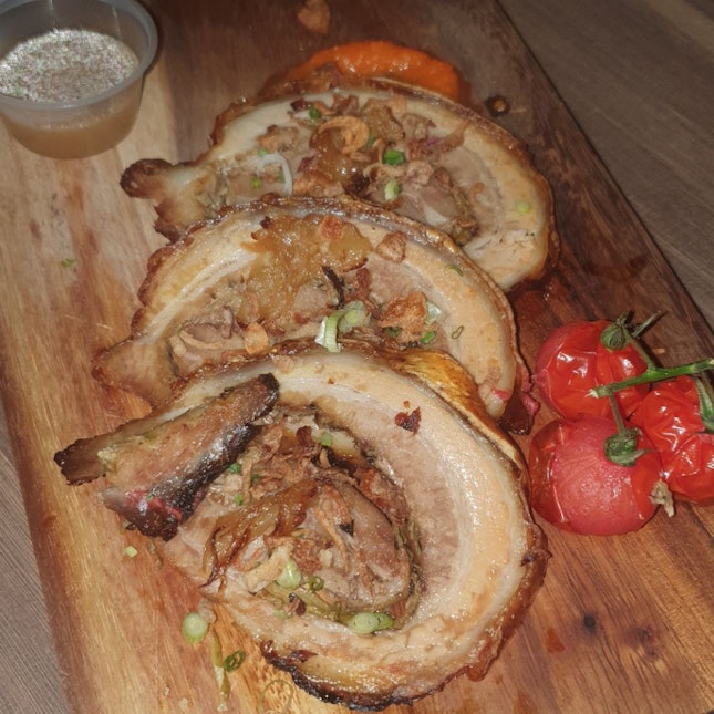 Baba porchetta with roasted vegetables ($25) 🍖 2/10
