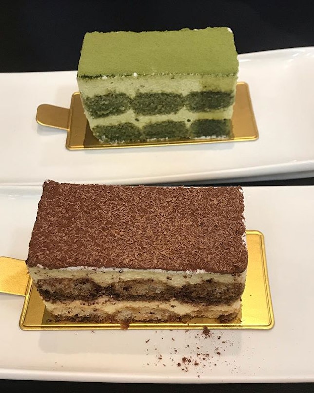 We loved the tiramisu #cakes available at @lateliertiramisu @clarkequaycentral Our orders of the matcha and classic tiramisu were excellent 😋
.