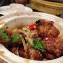 @l3enjamindt #klthew curry fish head, claypot chicken and hotplate tofu.