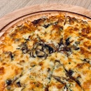 Mushroom & Truffle Flatbread Pizza ($23)