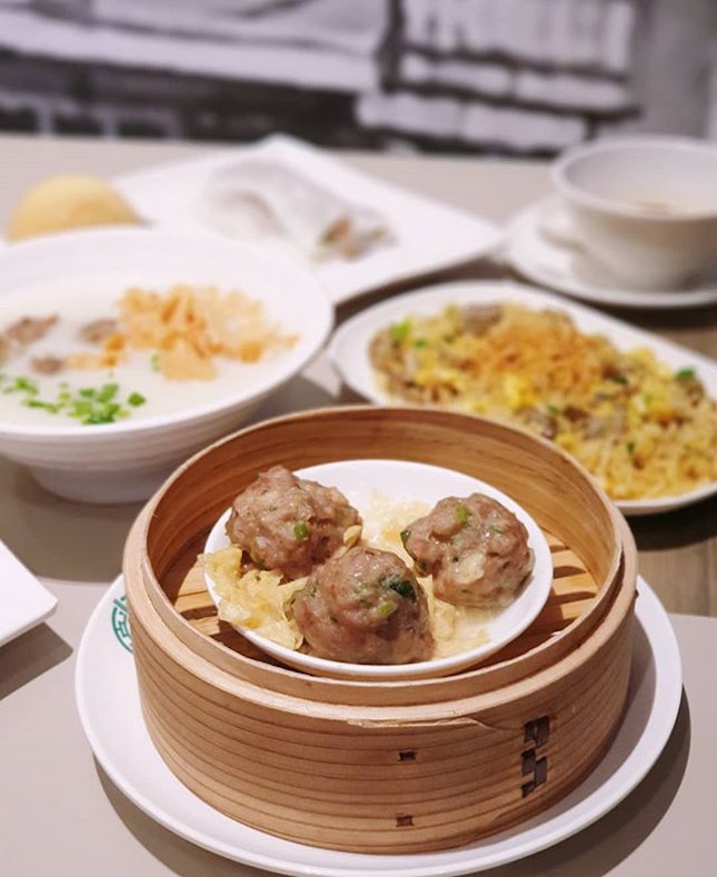 To celebrate the opening of its 11th outlet at Punggol Waterway Point, @thwsingapore has launched a new menu item, as well as the limited-edition promotion featuring 4 Beef Specials:

Steamed Beef Ball with Beancurd Skin.